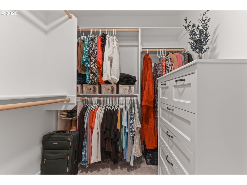 Bedroom, Primary