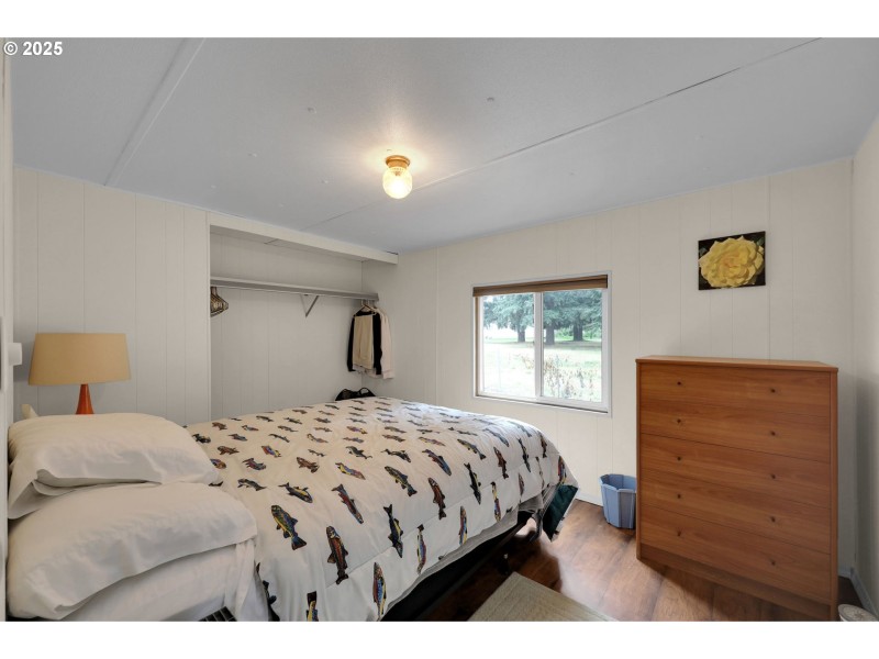 Bedroom, Primary