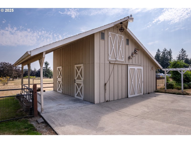 Barn