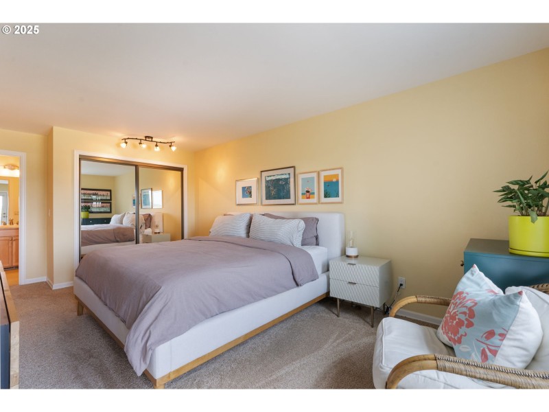 Bedroom, Primary